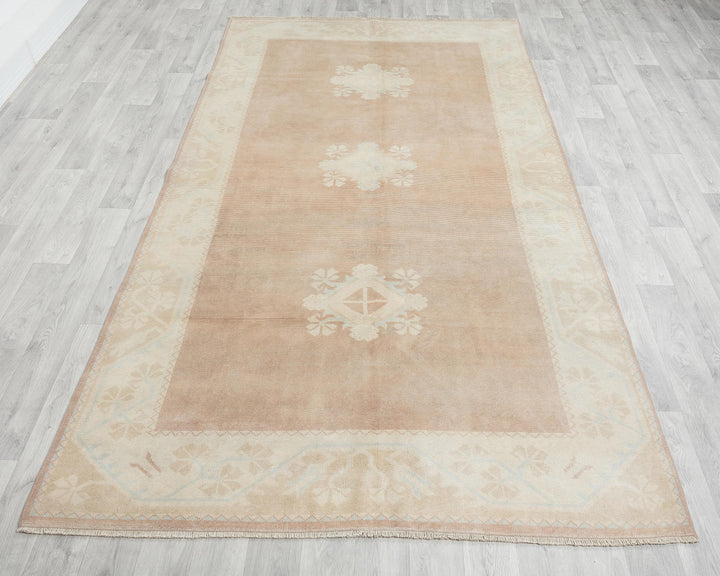 Oushak Rug 5' 3" x 9' 2" | No. VR10879