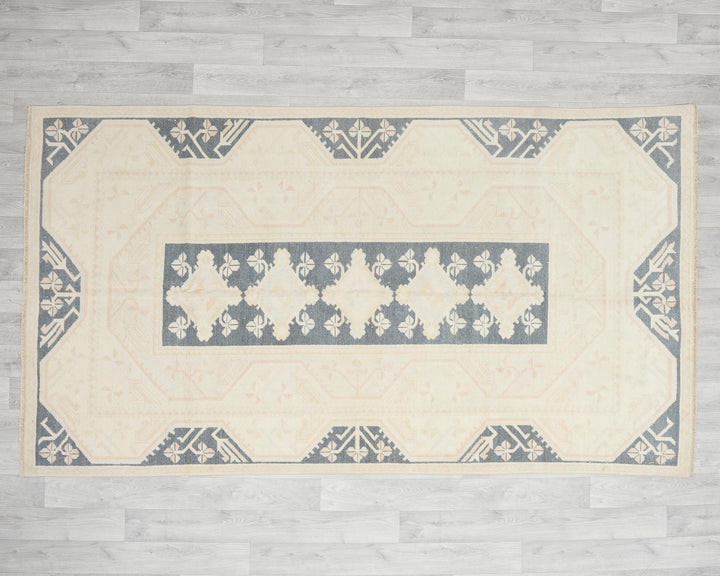 Beige Oushak Rug 8' 2" x 4' 9" | No. VR53308