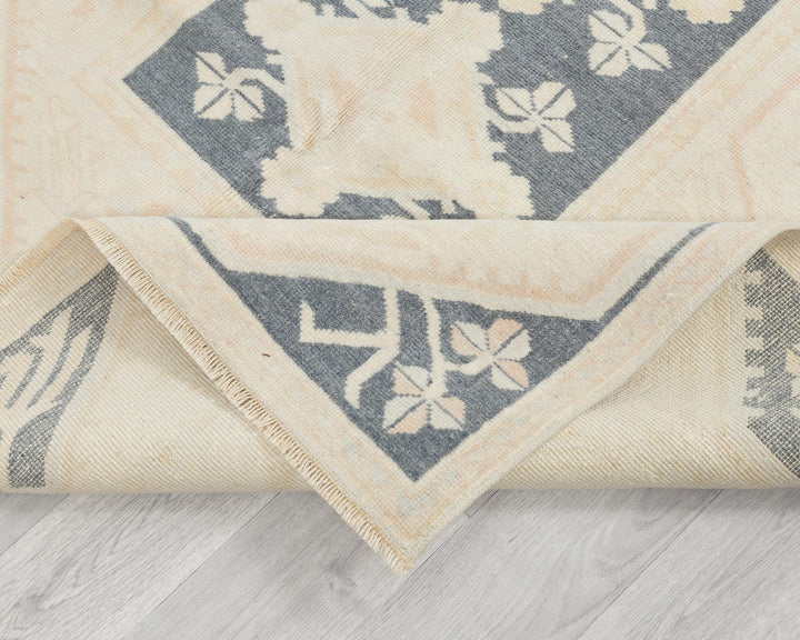 Beige Oushak Rug 8' 2" x 4' 9" | No. VR53308