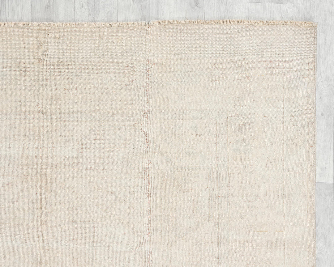 Beige Oushak Rug 5' 5" x 8' | No. VR30911