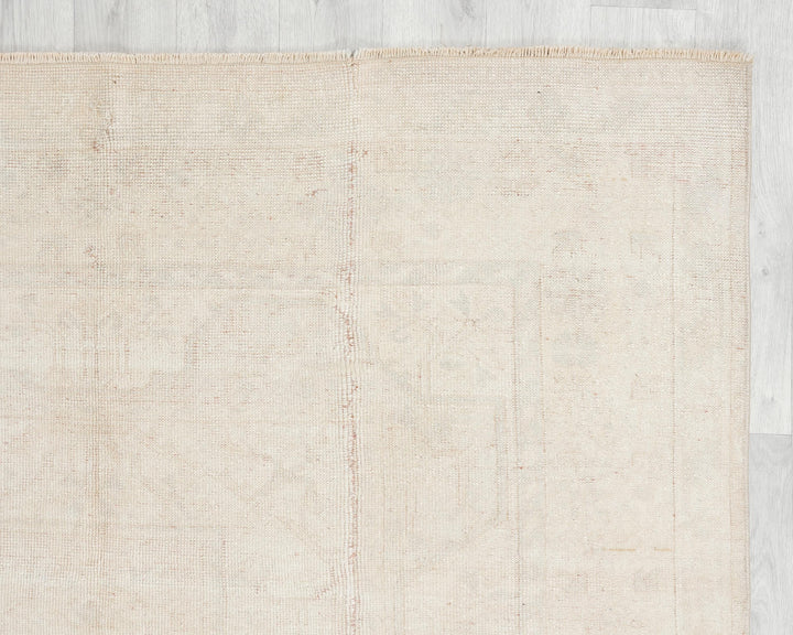 Beige Oushak Rug 5' 5" x 8' | No. VR30911