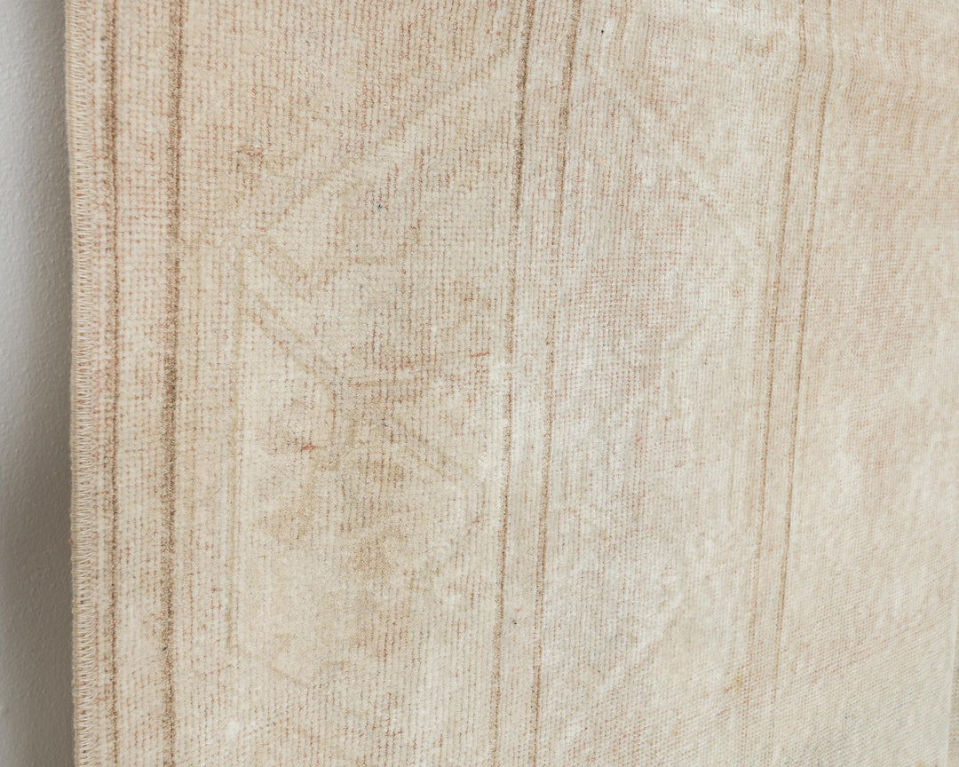 Beige Oushak Rug 7' 9" x 5' | No. VR82764
