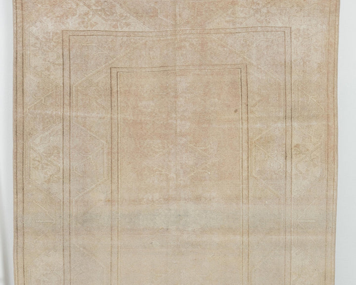 Beige Oushak Rug 7' 9" x 5' | No. VR82764