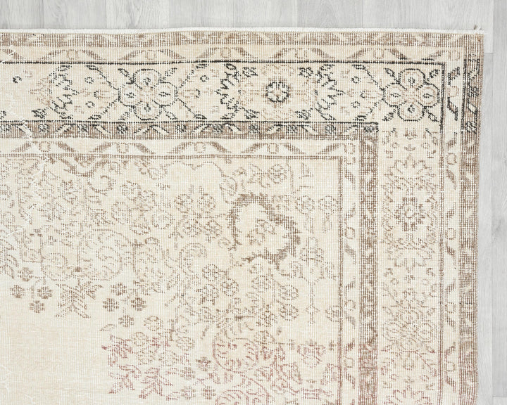 Beige Oushak Rug 6' 11" x 10' 5" | No. VR28050