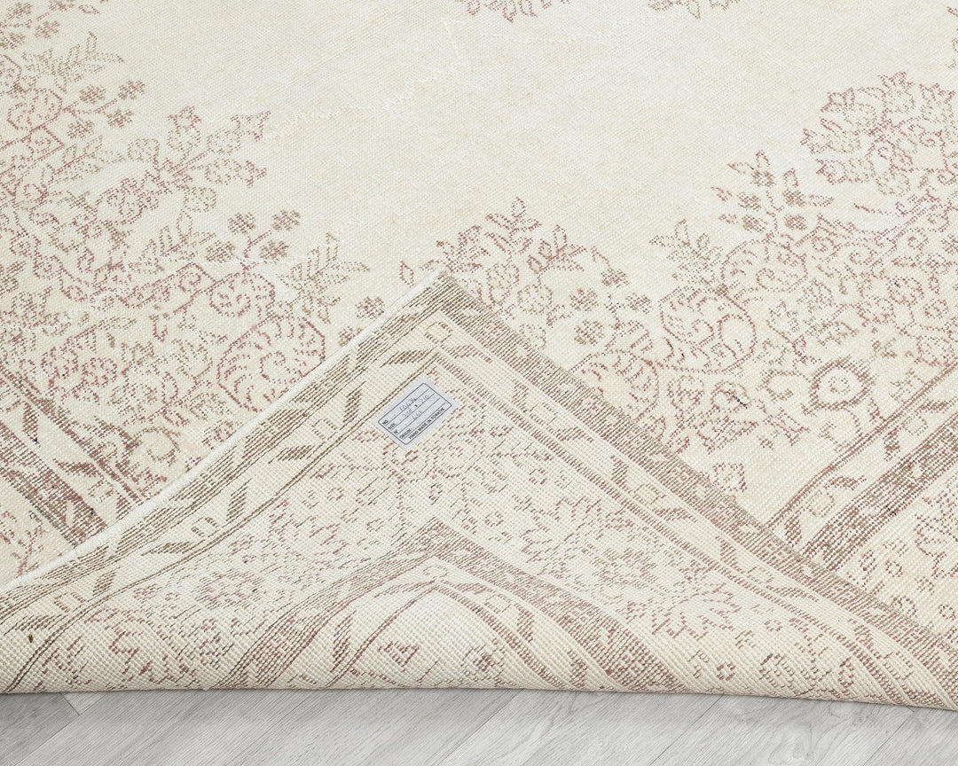 Beige Oushak Rug 6' 11" x 10' 5" | No. VR28050