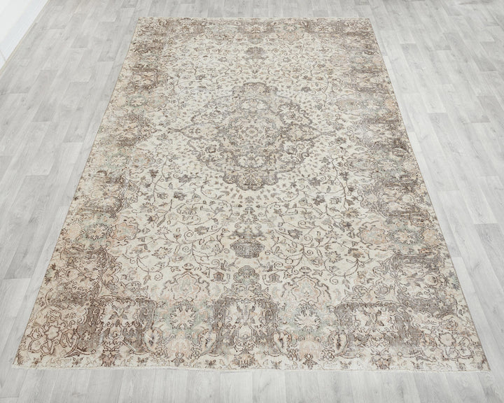 Beige Oushak Rug 7' x 10' 4" | No. VR12755