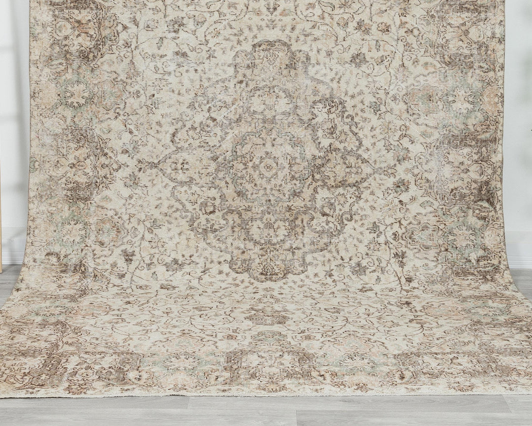 Beige Oushak Rug 7' x 10' 4" | No. VR12755
