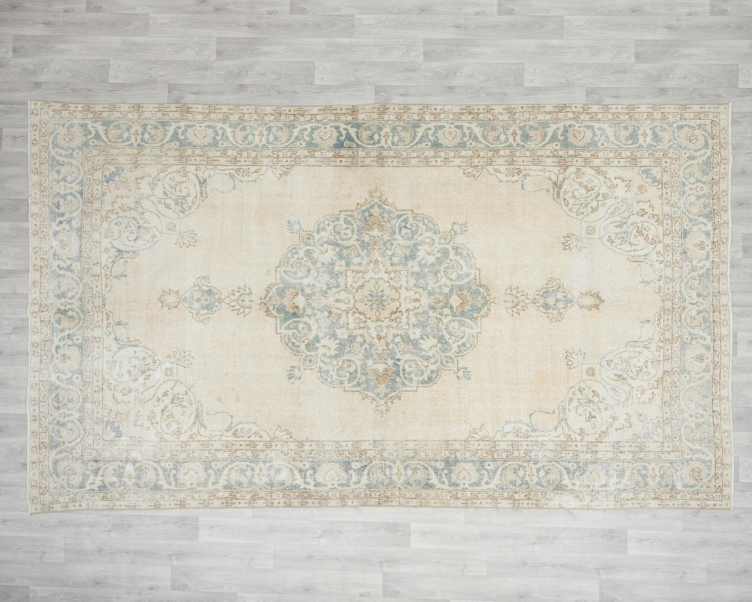 Beige Oushak Rug 6' 10" x 10' 10" | No. VR82938