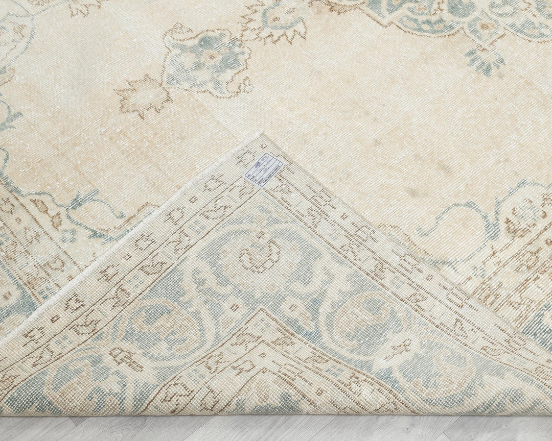 Beige Oushak Rug 6' 10" x 10' 10" | No. VR82938
