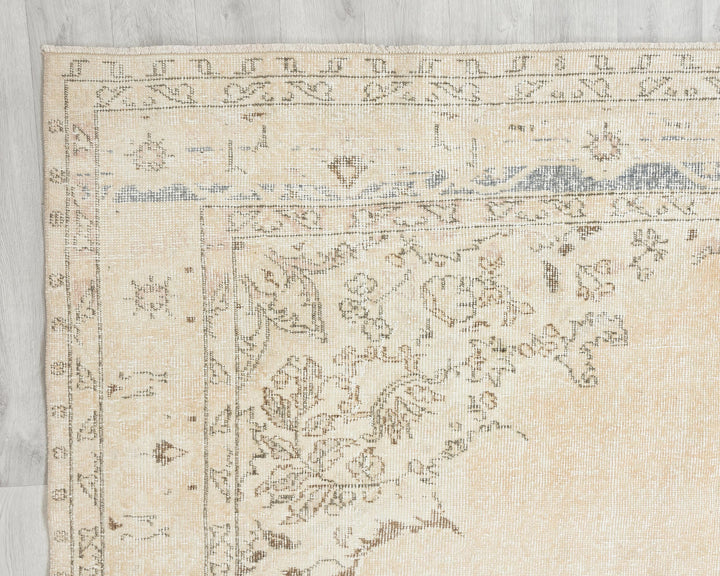 Beige Oushak Rug 6' 10" x 10' 2" | No. VR97753