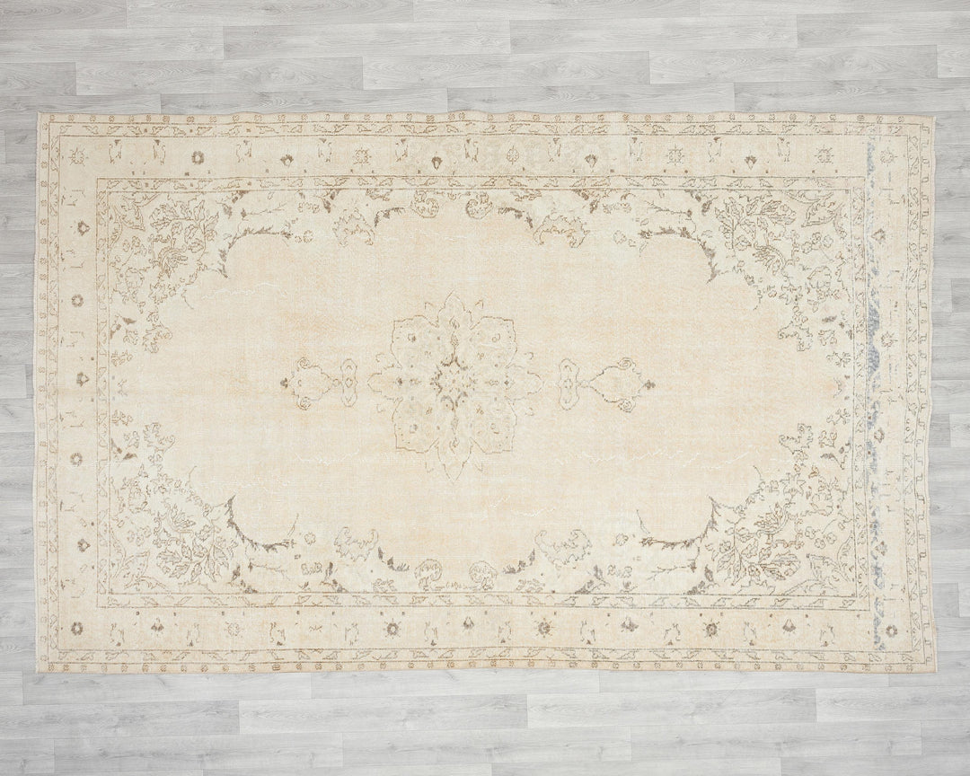 Beige Oushak Rug 6' 10" x 10' 2" | No. VR97753