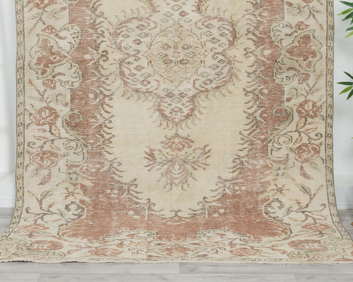 Beige Oushak Rug 5' 1" x 8' 8" | No. VR12877