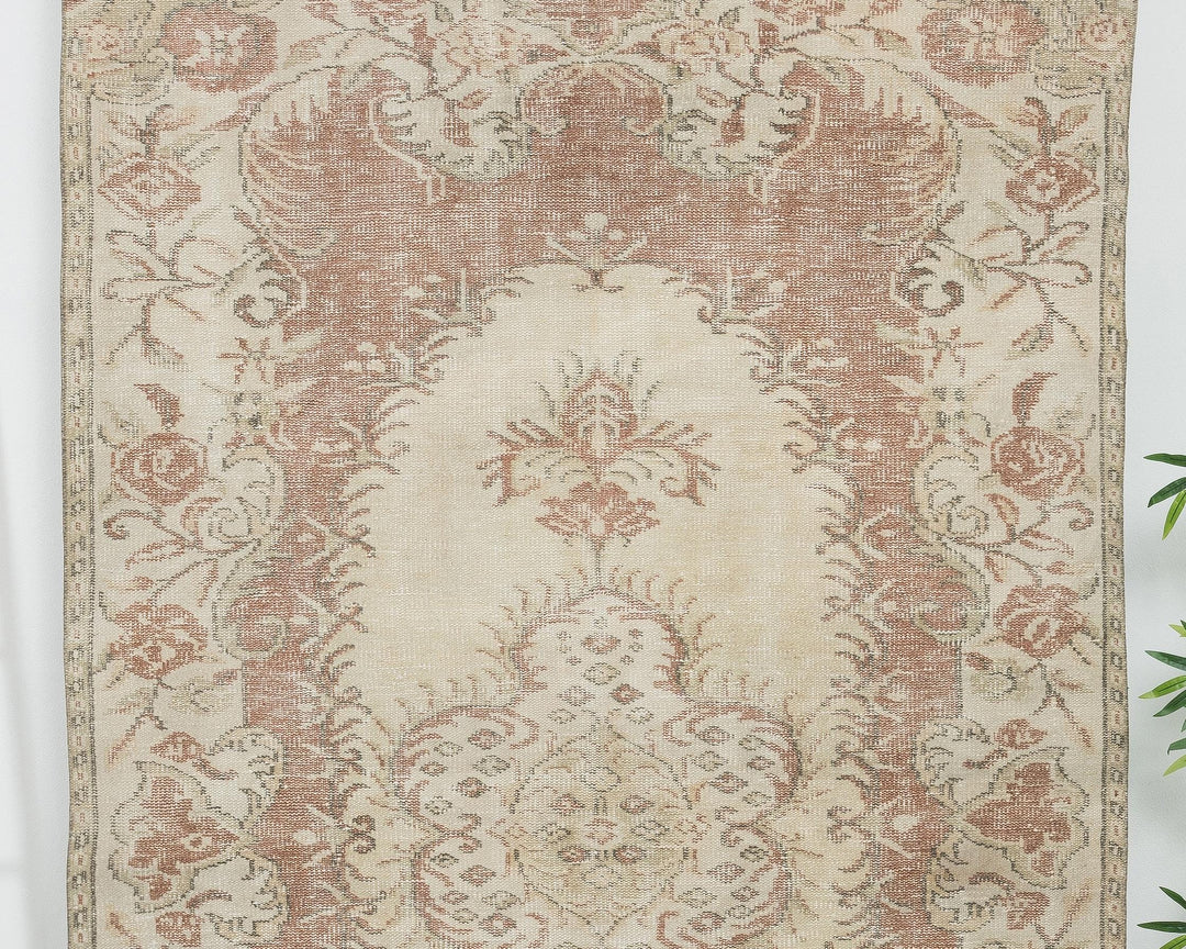 Beige Oushak Rug 5' 1" x 8' 8" | No. VR12877