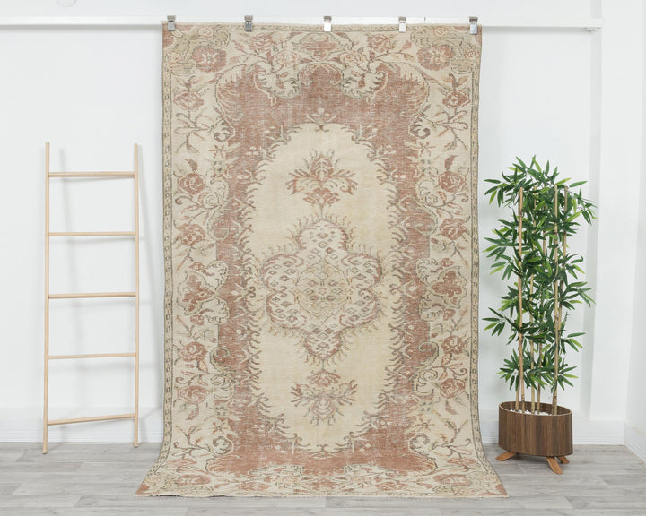 Beige Oushak Rug 5' 1" x 8' 8" | No. VR12877