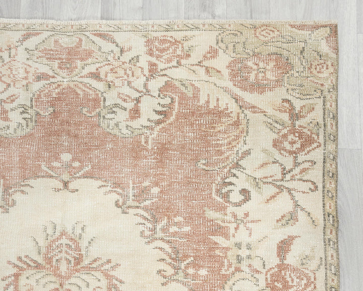 Beige Oushak Rug 5' 1" x 8' 8" | No. VR12877