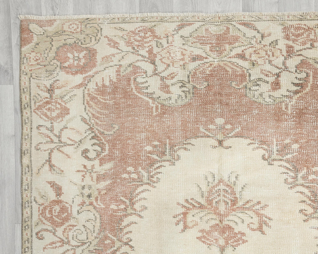 Beige Oushak Rug 5' 1" x 8' 8" | No. VR12877