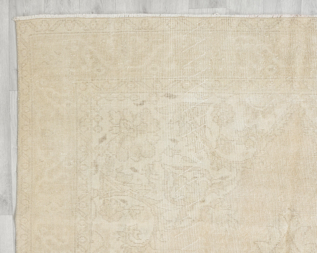 Beige Oushak Rug 6' 5" x 10' 2" | No. VR54028