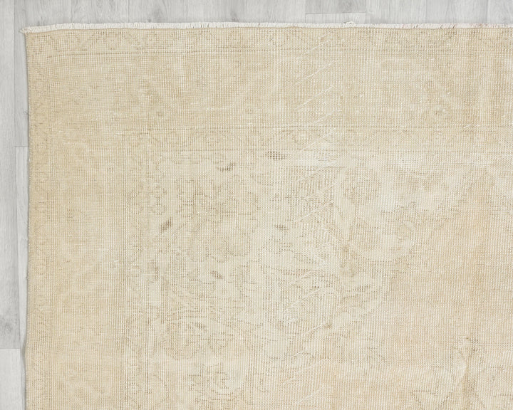 Beige Oushak Rug 6' 5" x 10' 2" | No. VR54028
