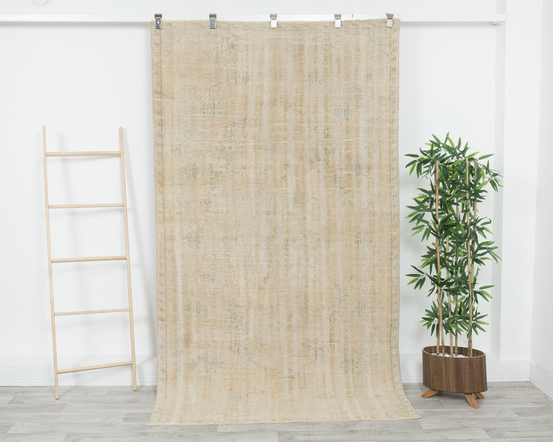 Beige Oushak Rug 4' 6" x 8' | No. VR56598