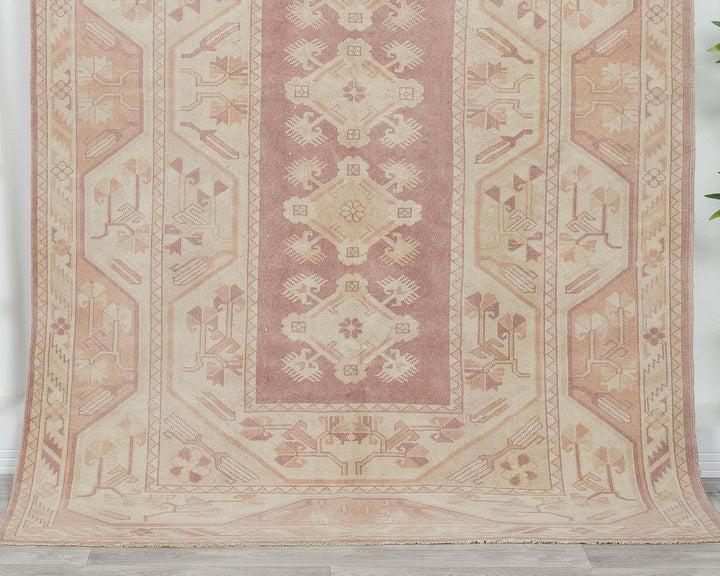 Beige Oushak Rug 4' 11" x 7' 8" | No. VR14030