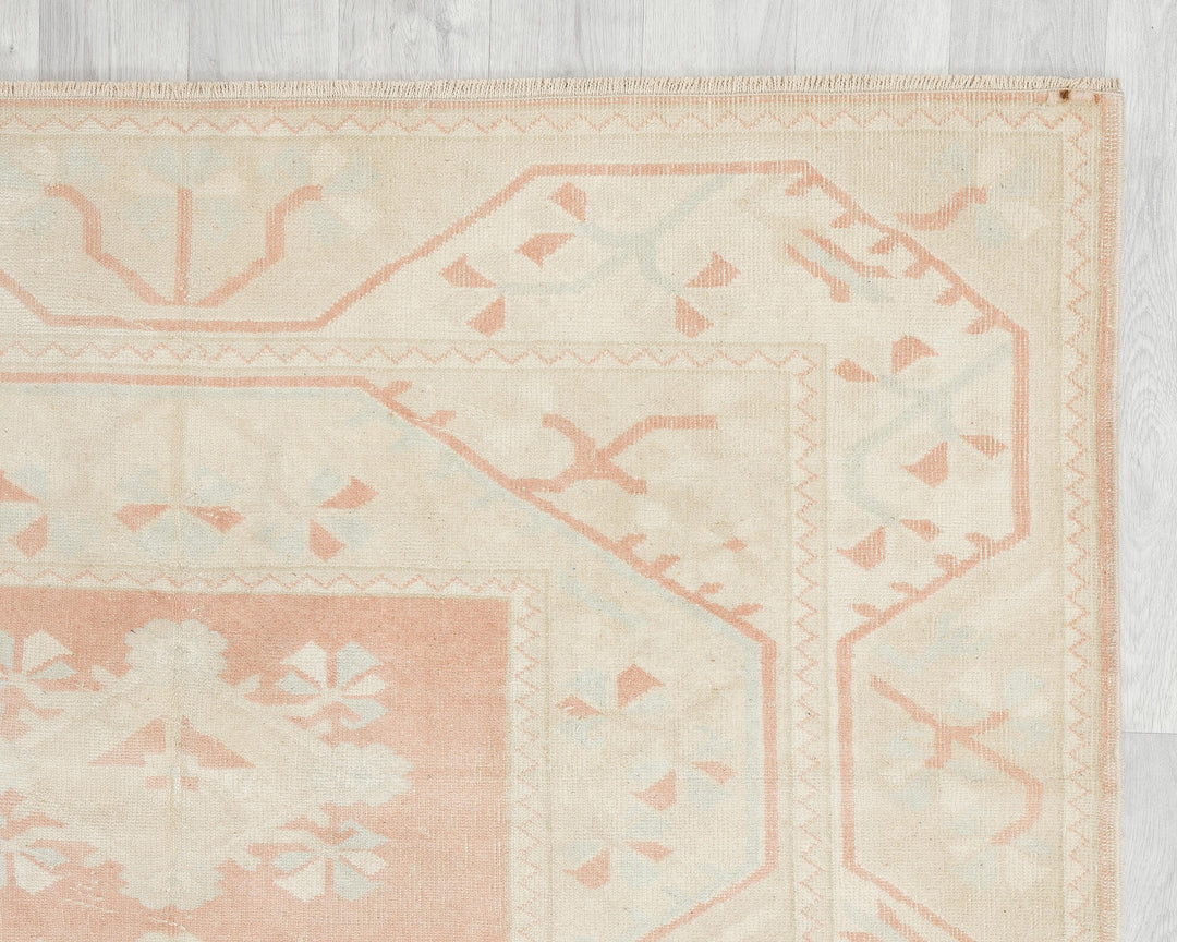 Beige Oushak Rug 5' 1" x 7' 7" | No. VR48243