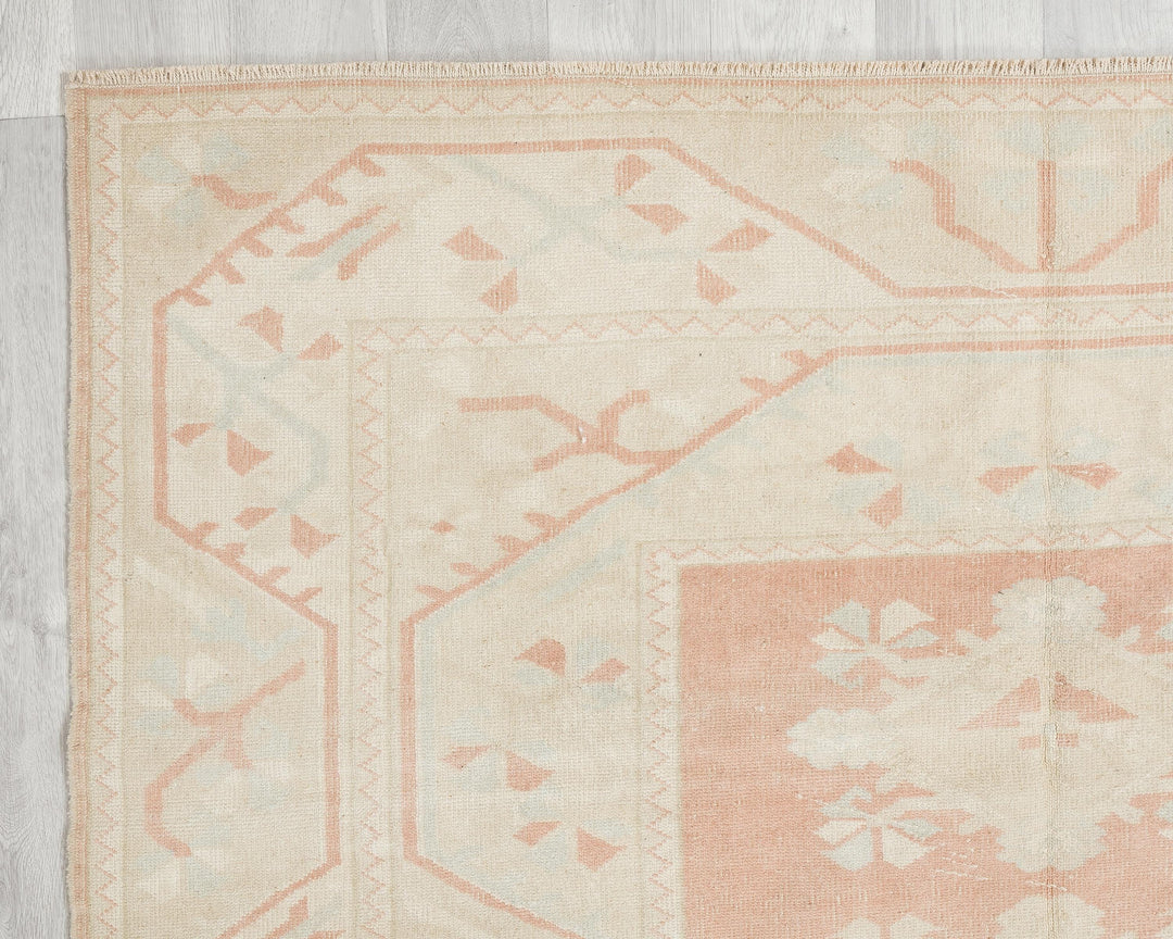 Beige Oushak Rug 5' 1" x 7' 7" | No. VR48243