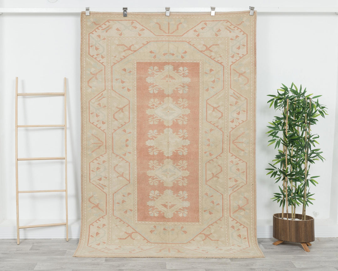 Beige Oushak Rug 5' 1" x 7' 7" | No. VR48243