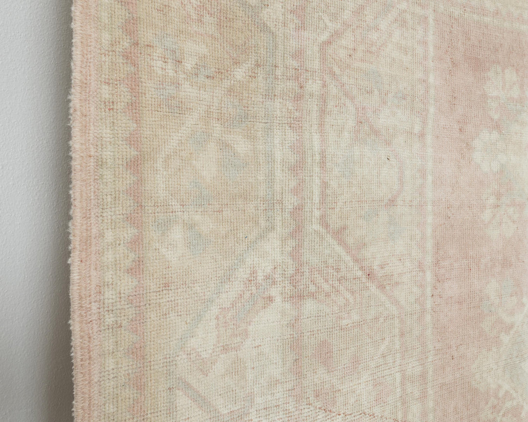 Beige Oushak Rug 5' 4" x 8' 1" | No. VR10921