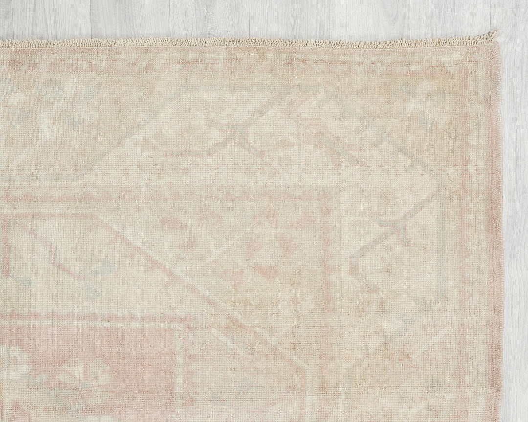 Beige Oushak Rug 5' 4" x 8' 1" | No. VR10921