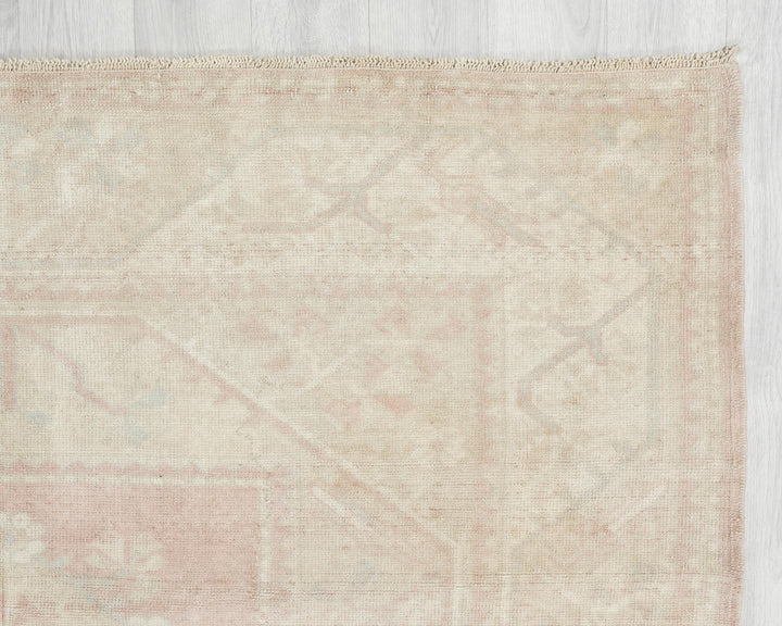 Beige Oushak Rug 5' 4" x 8' 1" | No. VR10921