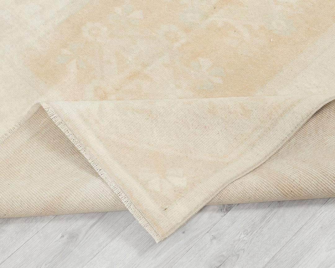 Beige Oushak Rug 5' 1" x 7' 8" | No. VR19004