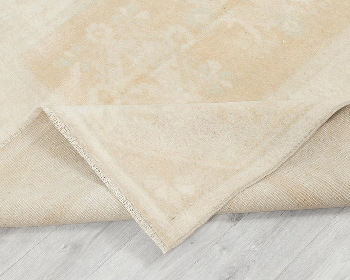 Beige Oushak Rug 5' 1" x 7' 8" | No. VR19004