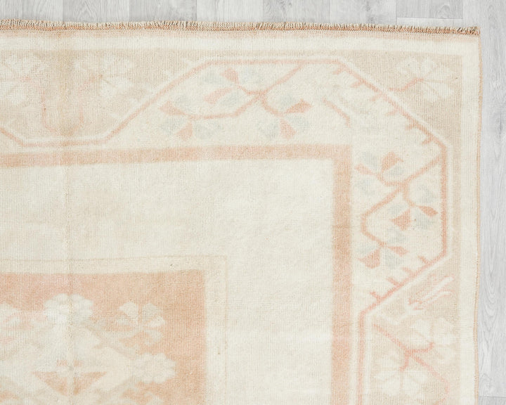 Beige Oushak Rug 5' x 8' 5" | No. VR74710