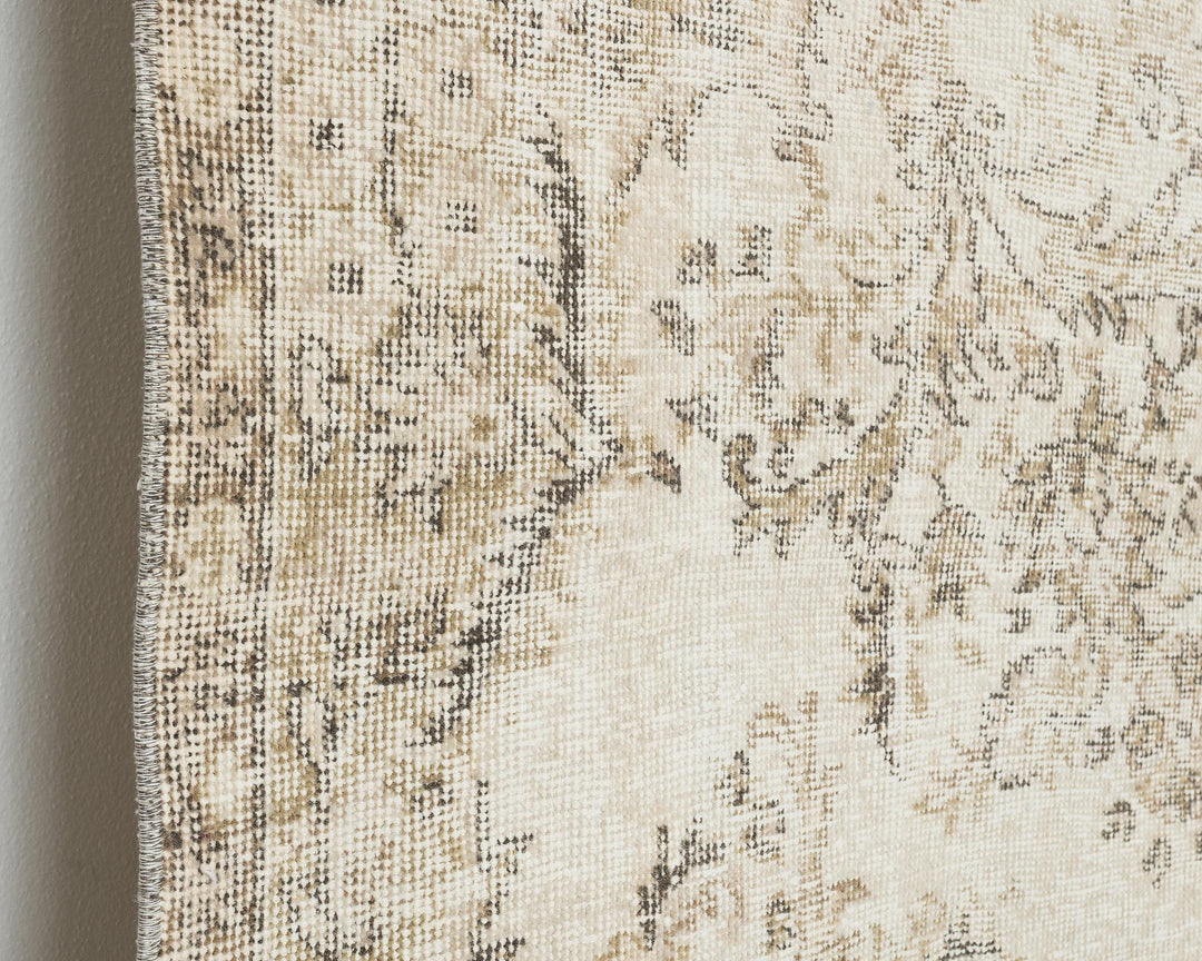 Beige Oushak Rug 6' 4" x 9' 8" | No. VR96429