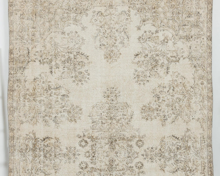 Beige Oushak Rug 6' 4" x 9' 8" | No. VR96429