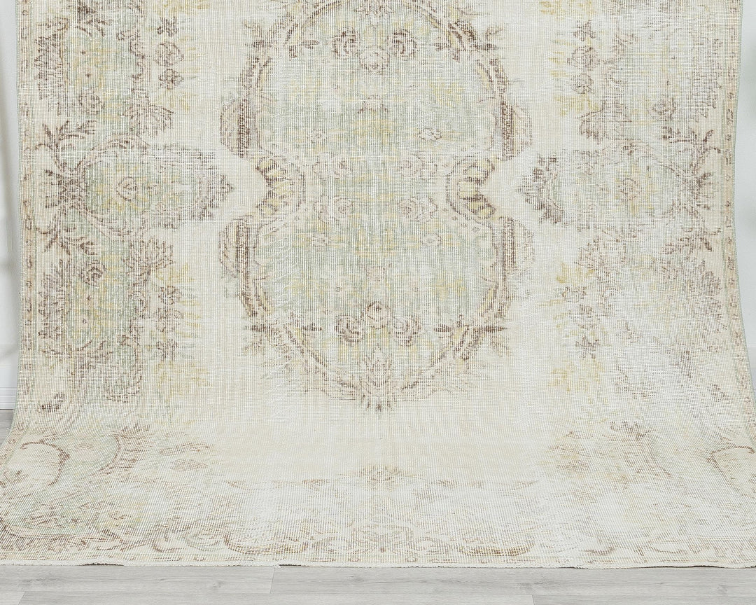 Beige Oushak Rug 6' 5" x 10' 4" | No. VR24074
