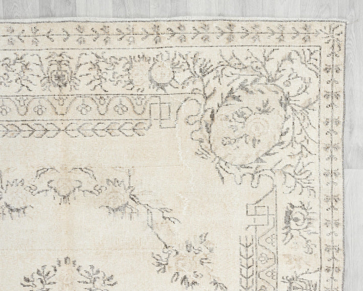 Beige Oushak Rug 6' 4" x 10' 2" | No. VR67306