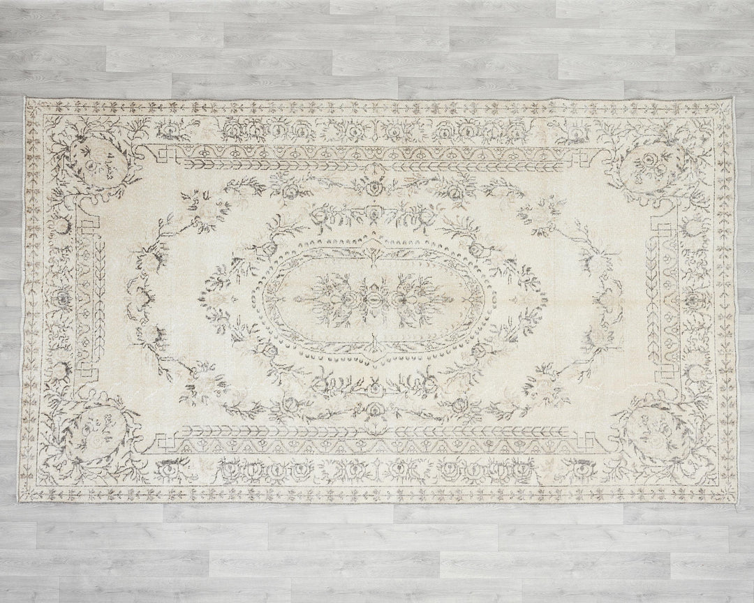 Beige Oushak Rug 6' 4" x 10' 2" | No. VR67306