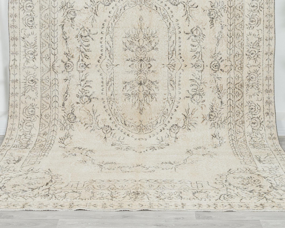Beige Oushak Rug 6' 4" x 10' 2" | No. VR67306