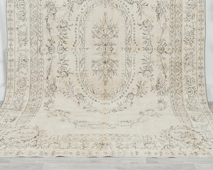 Beige Oushak Rug 6' 4" x 10' 2" | No. VR67306