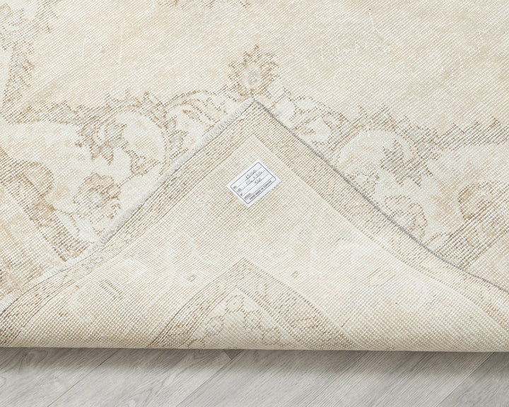 Beige Oushak Rug 6' 1" x 9' 7" | No. VR85040