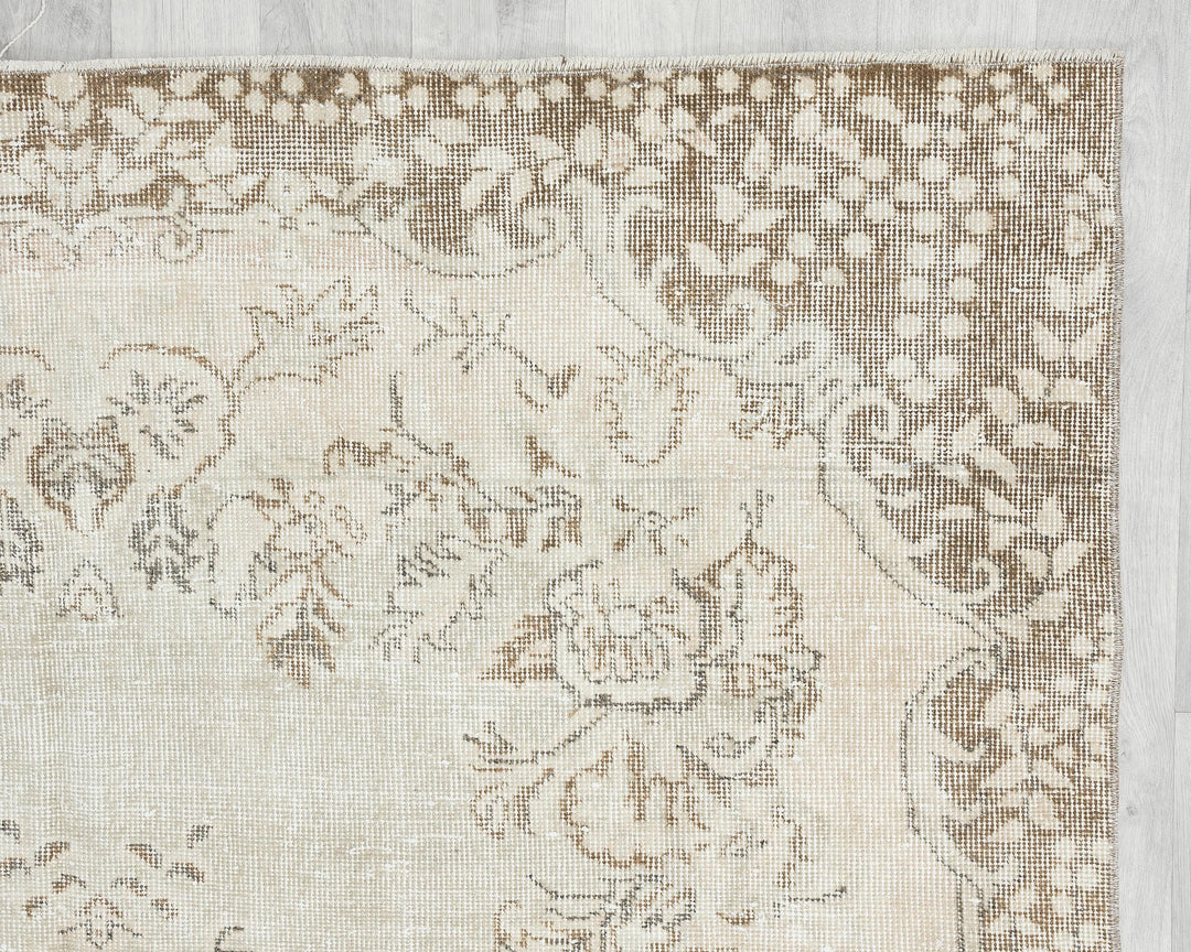 Beige Oushak Rug 5' 10" x 9' 8" | No. VR14573