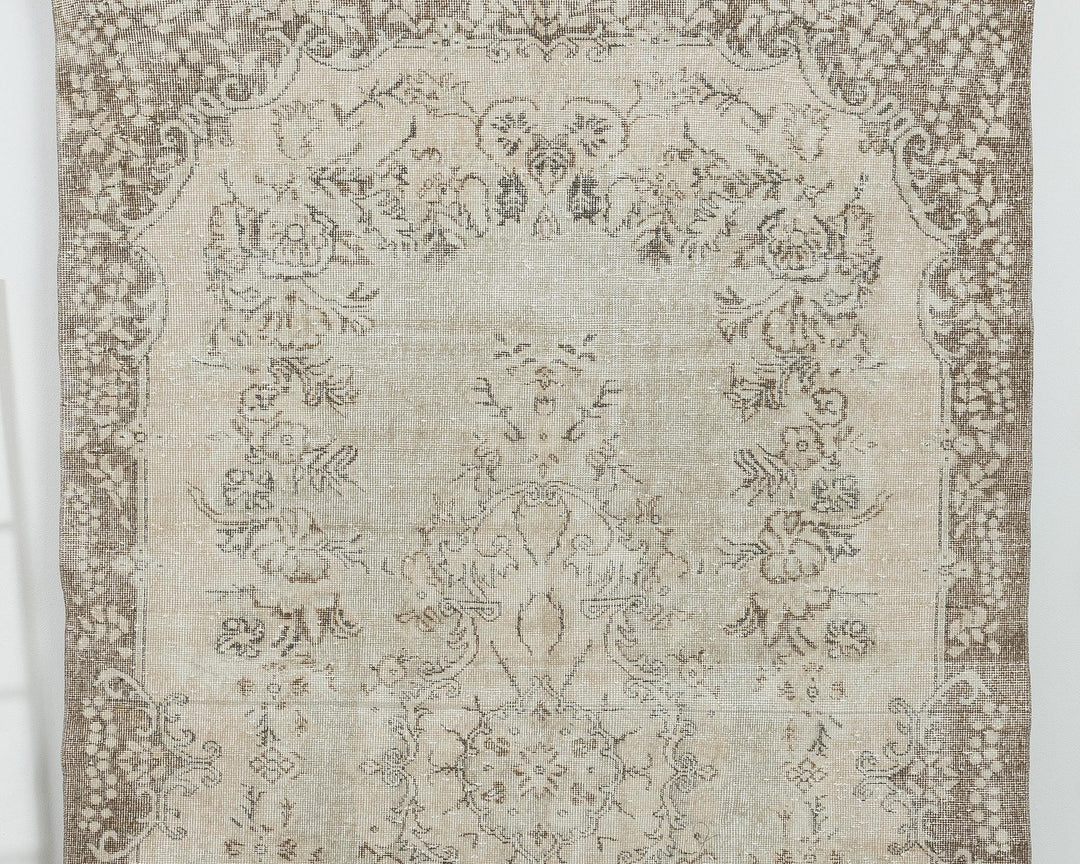 Beige Oushak Rug 5' 10" x 9' 8" | No. VR14573