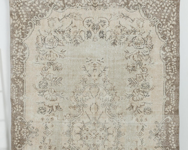 Beige Oushak Rug 5' 10" x 9' 8" | No. VR14573