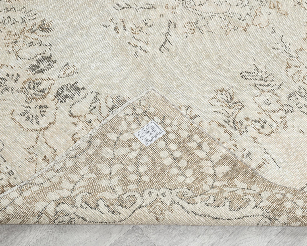 Beige Oushak Rug 5' 10" x 9' 8" | No. VR14573