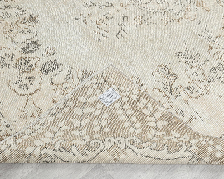 Beige Oushak Rug 5' 10" x 9' 8" | No. VR14573