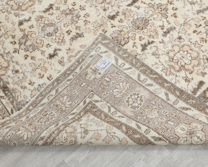 Neutral Oushak Rug 6' 11" x 9' 11" | No. VR85602