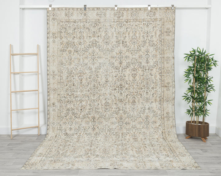 Beige Oushak Rug 6' 11" x 10' 4" | No. VR51862