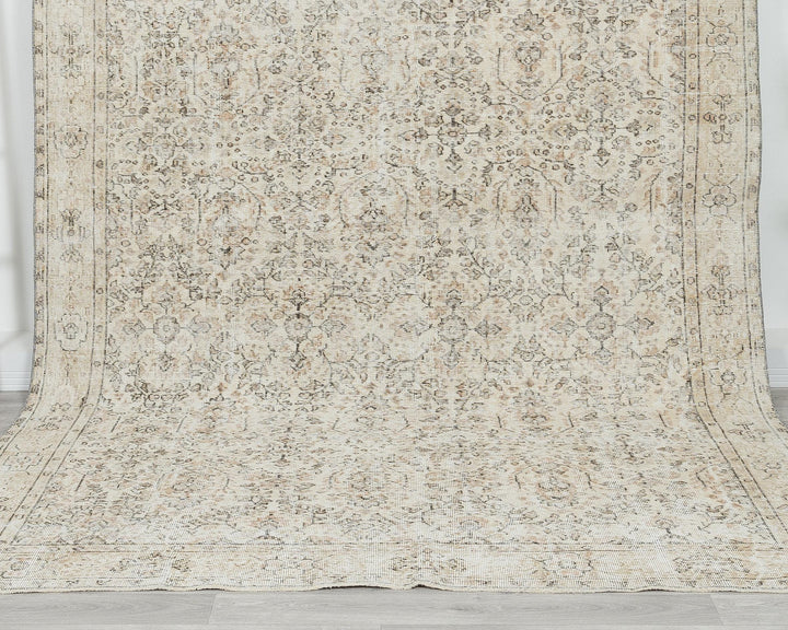 Beige Oushak Rug 6' 11" x 10' 4" | No. VR51862