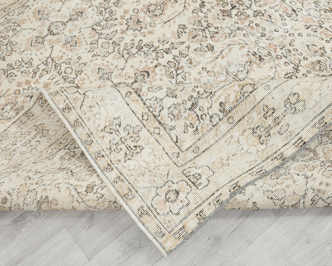 Beige Oushak Rug 6' 11" x 10' 4" | No. VR51862